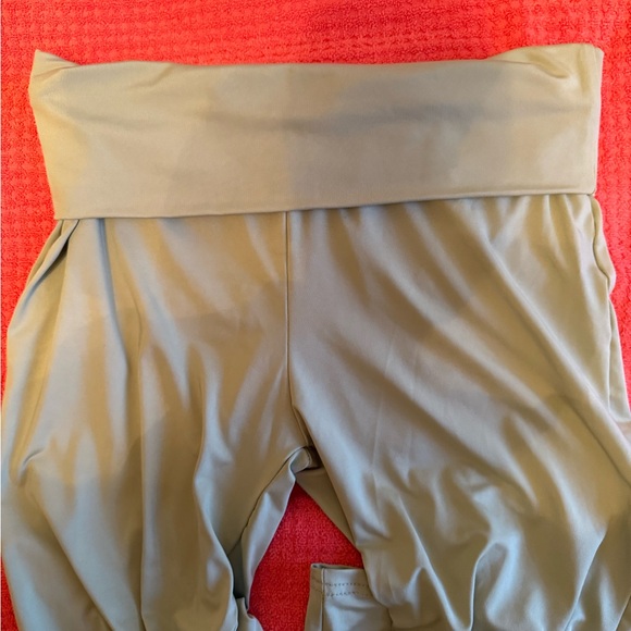 Two-Piece Set - Picture 8 of 9